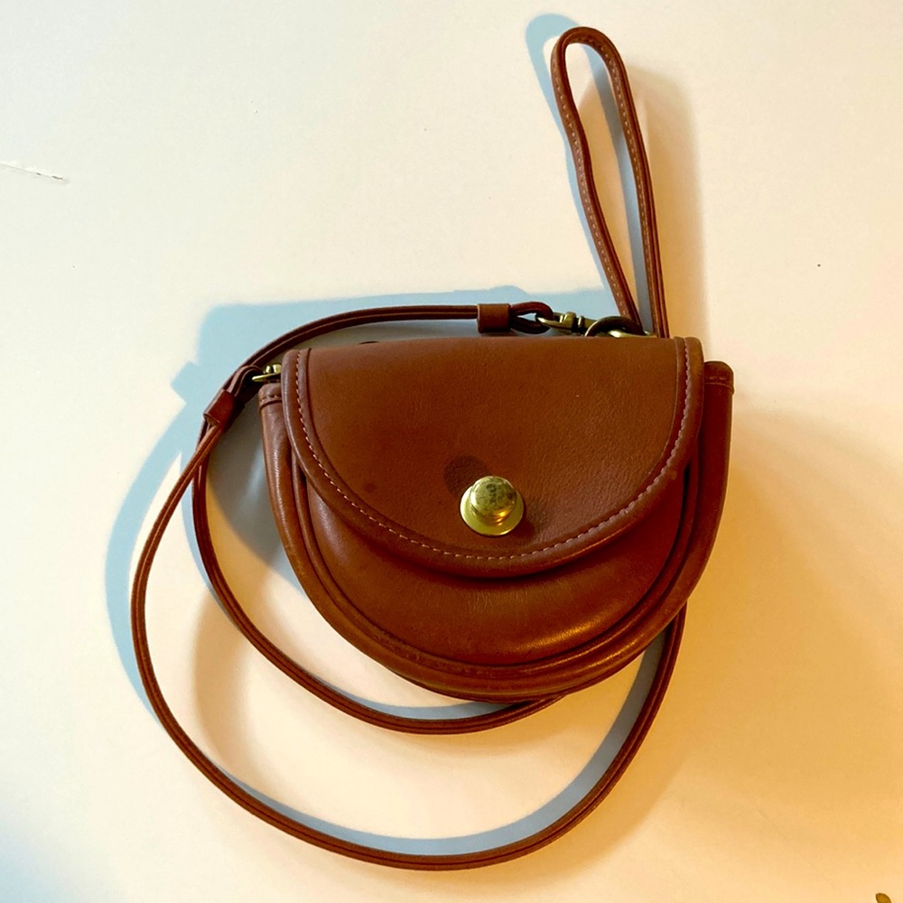 Vintage Coach Cross Body Mini Purse       Like New! Free Shipping!